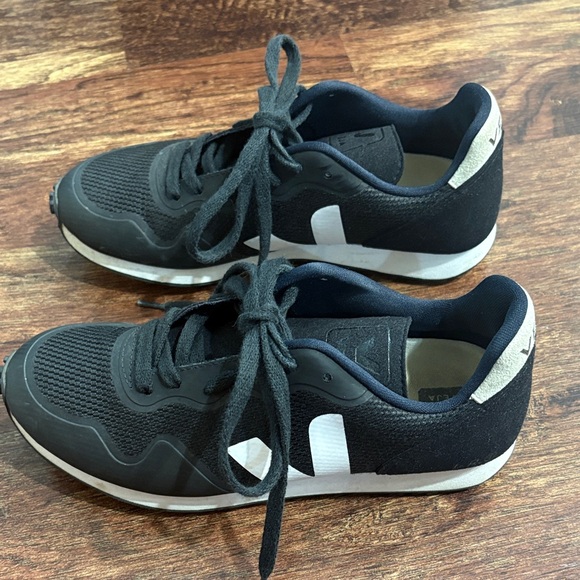 Veja Rio Branco / SDU Black Alveomesh Sneakers White Logo - EUR 39 US 8 - Picture 3 of 6